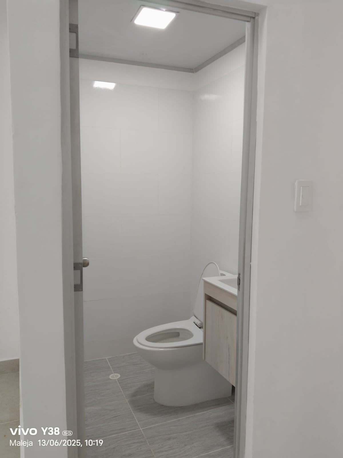 Local comercial con alta visibilidad foto 5