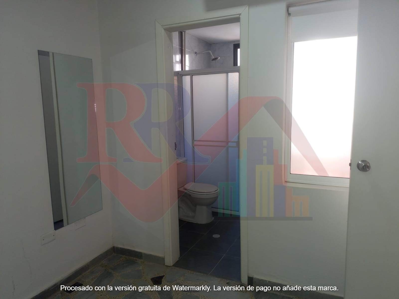 Apartamento cerca a zona comercial foto 3