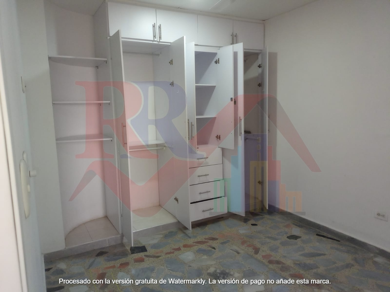 Apartamento cerca a zona comercial foto 4