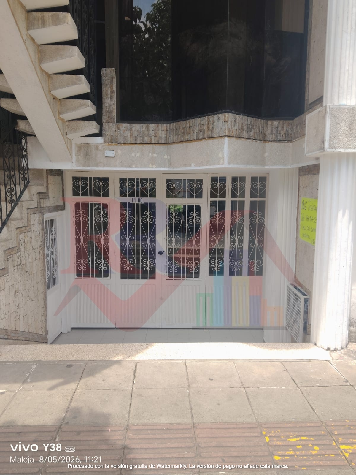 Local comercial con alta visibilidad foto 1