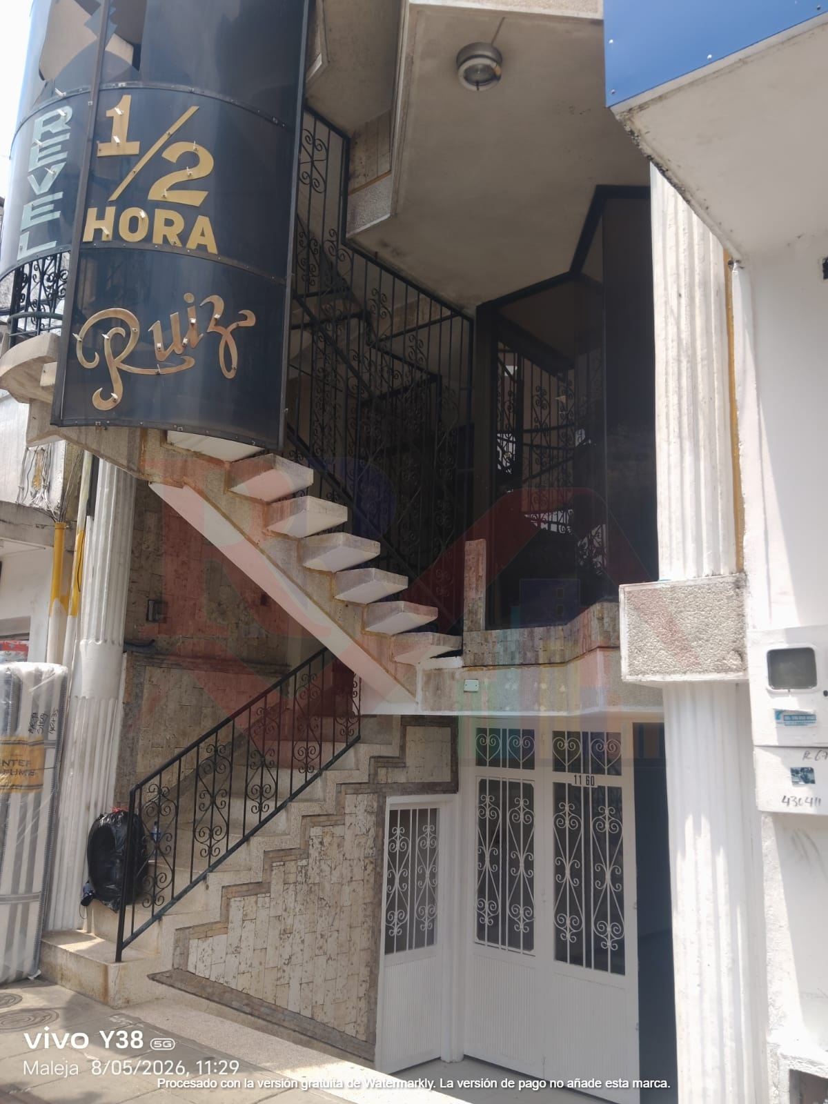 Local comercial con alta visibilidad foto 2