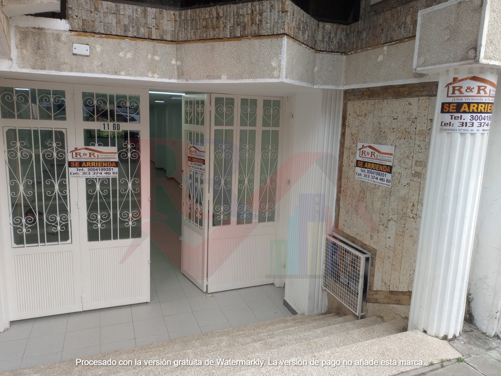 Local comercial con alta visibilidad foto 3