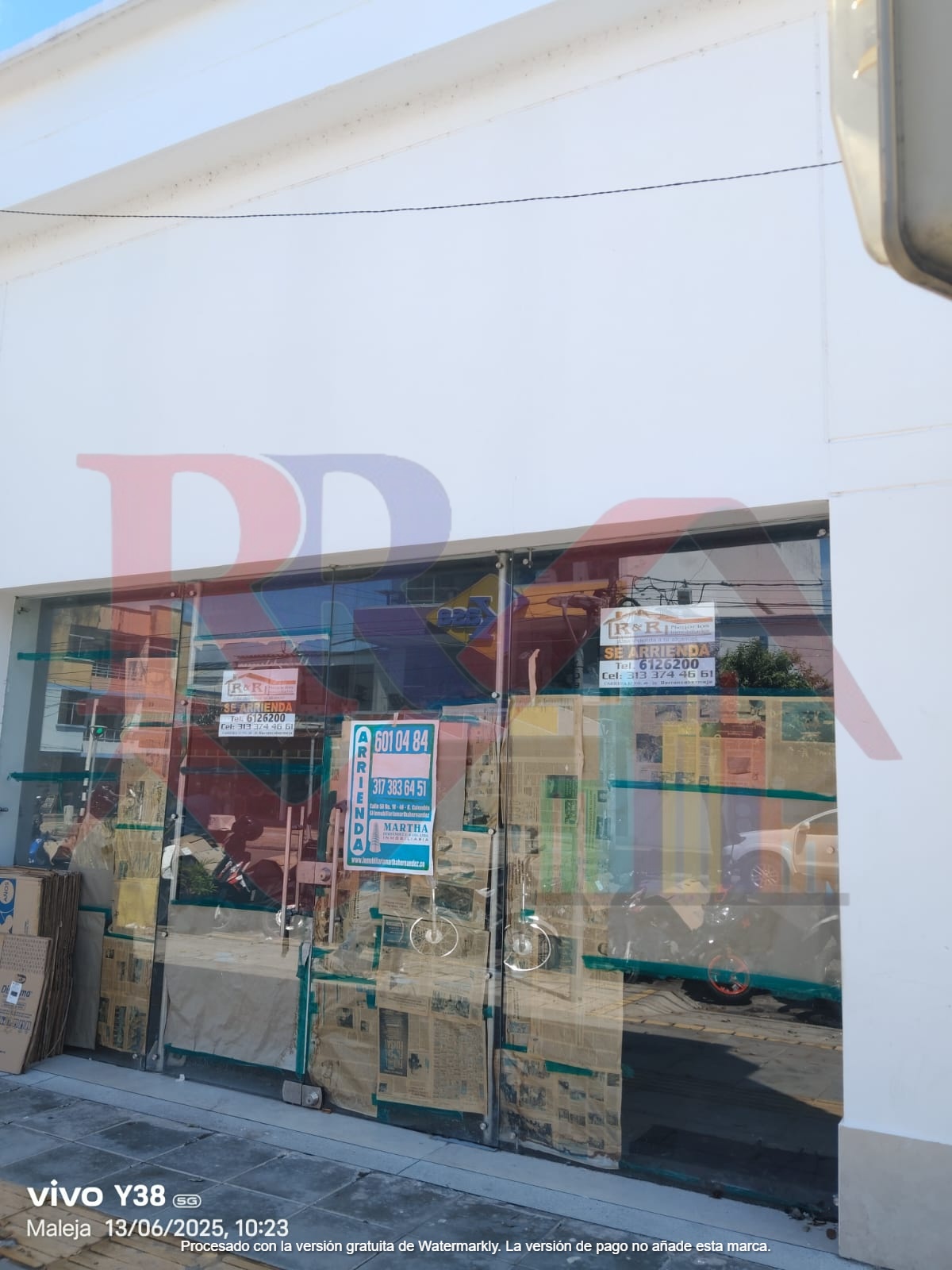 Local comercial con alta visibilidad foto 1