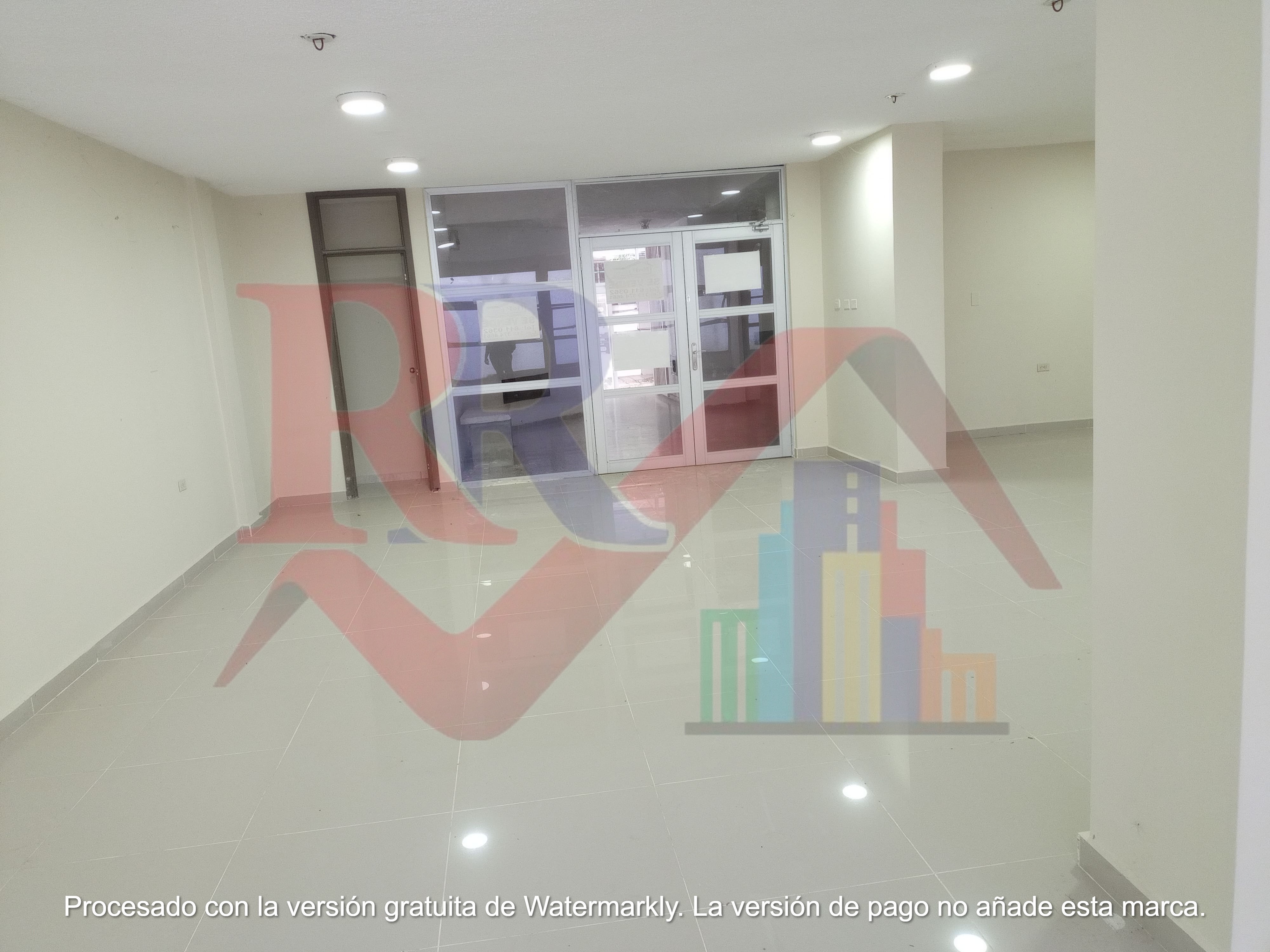 Local Comercial en Arriendo foto 9