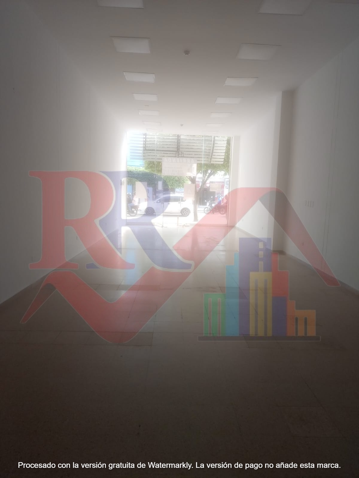 Local Comercial en Arriendo foto 6