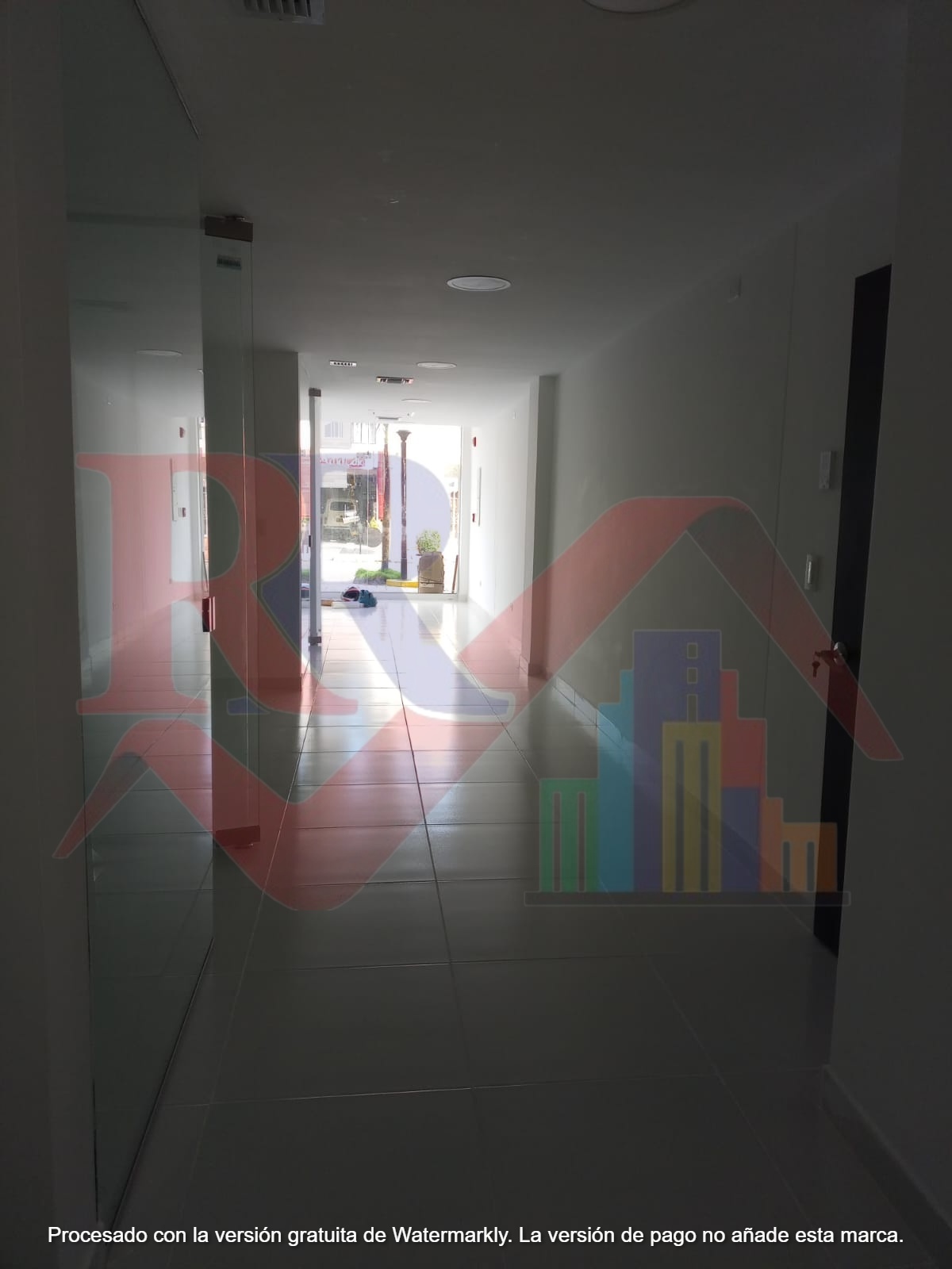 Local comercial en arriendo – Excelente ubicación foto 10