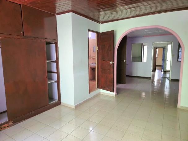 Casa con local comercial en venta foto 7