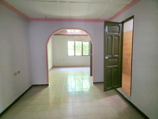 Casa con local comercial en venta foto 9